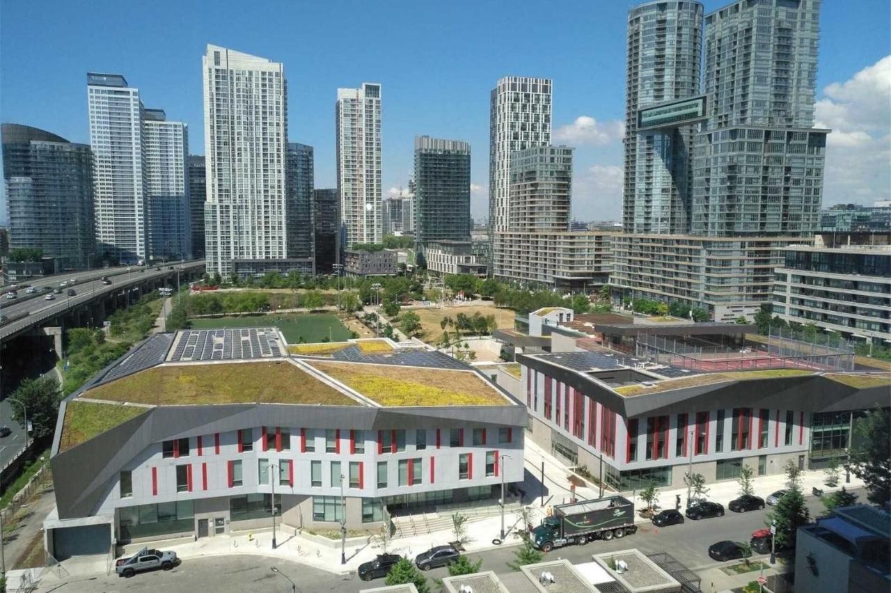 Three-Bedroom Condo With Free Parking Nearby Cn Tower With Lake View Toronto Exterior foto