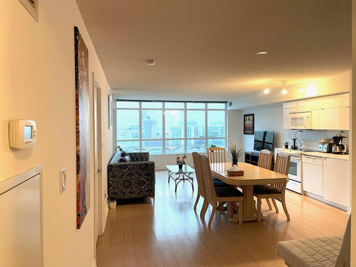 Three-Bedroom Condo With Free Parking Nearby Cn Tower With Lake View Toronto Exterior foto