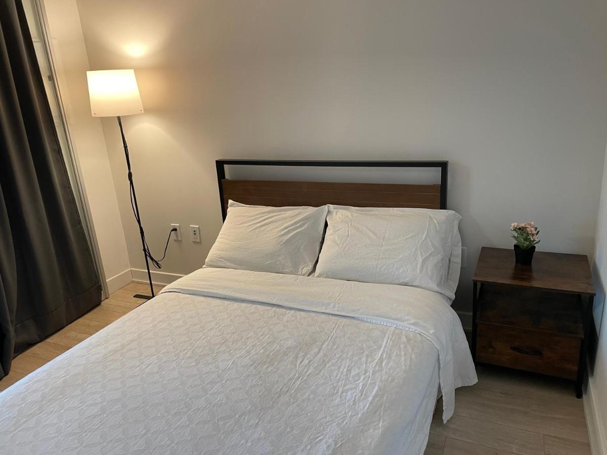 Three-Bedroom Condo With Free Parking Nearby Cn Tower With Lake View Toronto Exterior foto